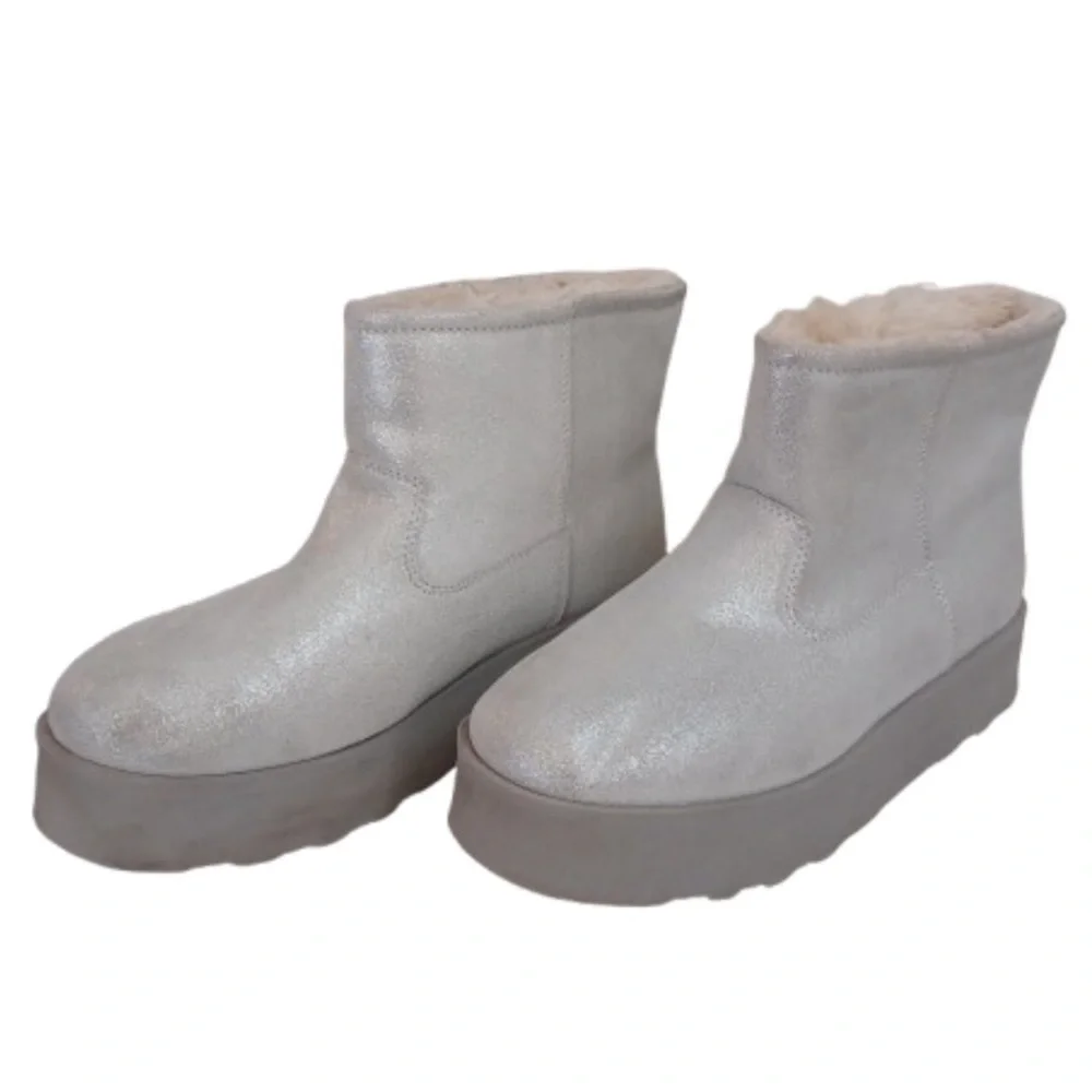 TIME AND TRU Leather Metallic Silver Sherpa Fuzzy Cozy Ankle Booties Shoes